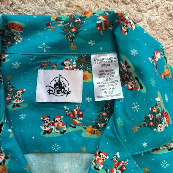 Disney Christmas Short Sleeve Button Up Shirt - Picture 5 of 5